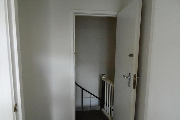 Photo of property in 1/11 Cassia Place, Sunnynook, Auckland, 0620