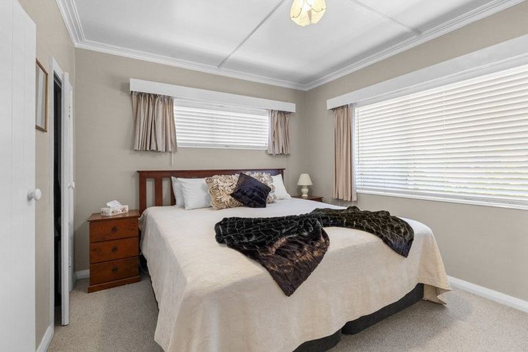 Photo of property in 50 Leslie Street, Waitara, 4320