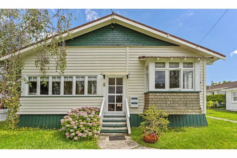 Photo of property in 56 Ngataringa Road, Devonport, Auckland, 0624