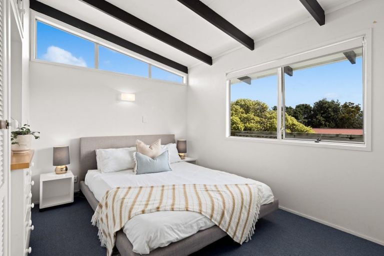 Photo of property in 22 Twilight Bay, Omaha, 0986