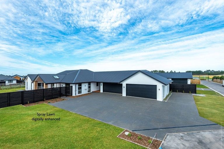 Photo of property in 21 Ridgeland Way, West Melton, 7618