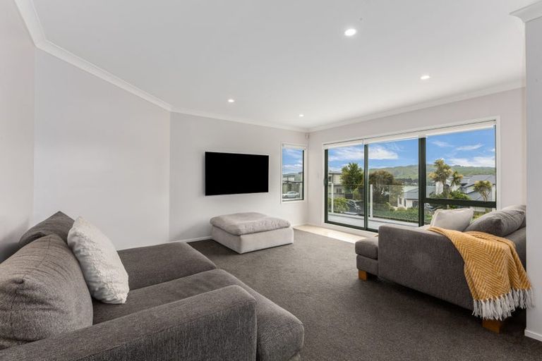 Photo of property in 12 Bowsprit Way, Whitby, Porirua, 5024