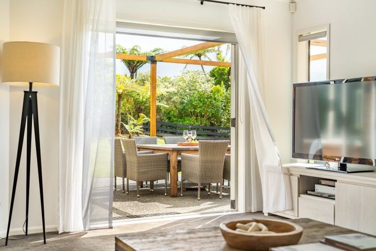 Photo of property in 65 Mount Marua Way, Timberlea, Upper Hutt, 5018