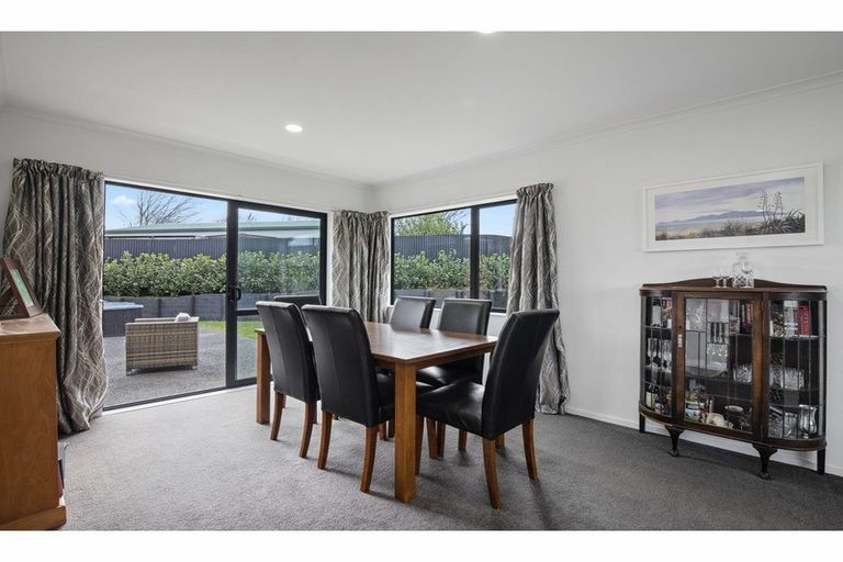 Photo of property in 7 Thornlea Grove, Waiuku, 2123