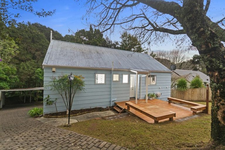 Photo of property in 64 Wirihana Road, Titirangi, Auckland, 0604