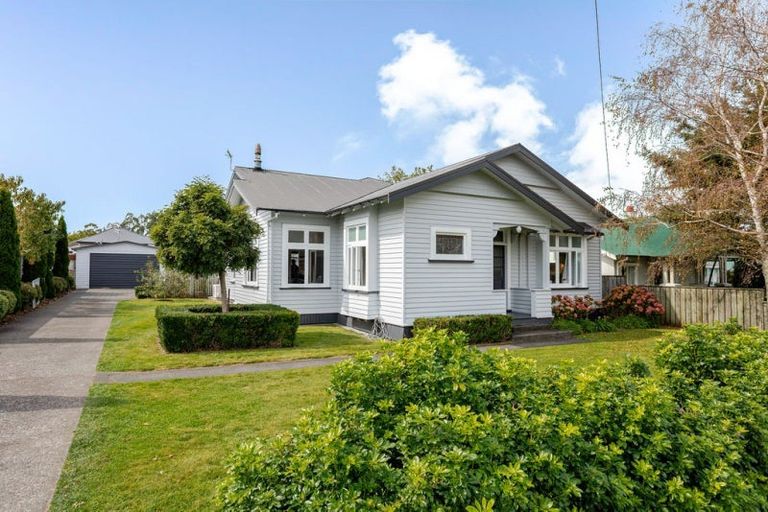 Photo of property in 12 Albert Street, Dannevirke, 4930