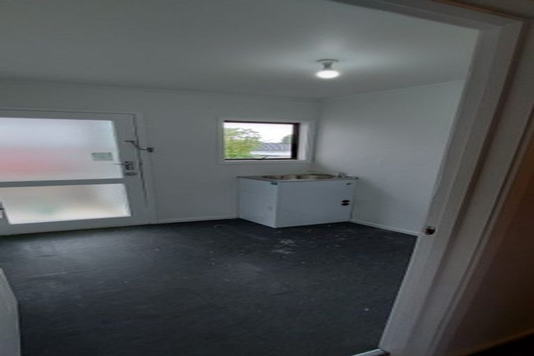 Photo of property in 5 Iris Place, Clendon Park, Auckland, 2103