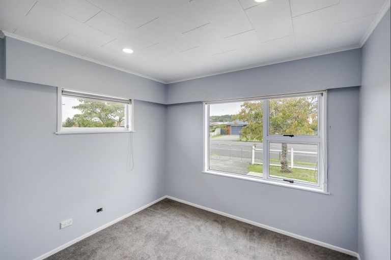 Photo of property in 4 Upham Crescent, Taradale, Napier, 4112