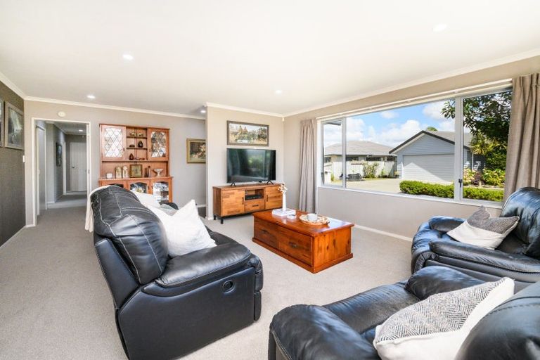 Photo of property in 6 Angelina Way, Kelvin Grove, Palmerston North, 4414