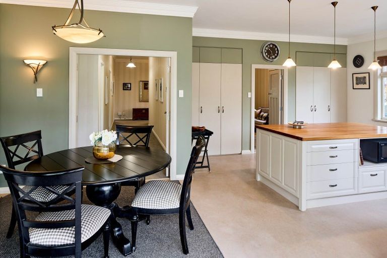 Photo of property in 20 Bloomfield Terrace, Hutt Central, Lower Hutt, 5010