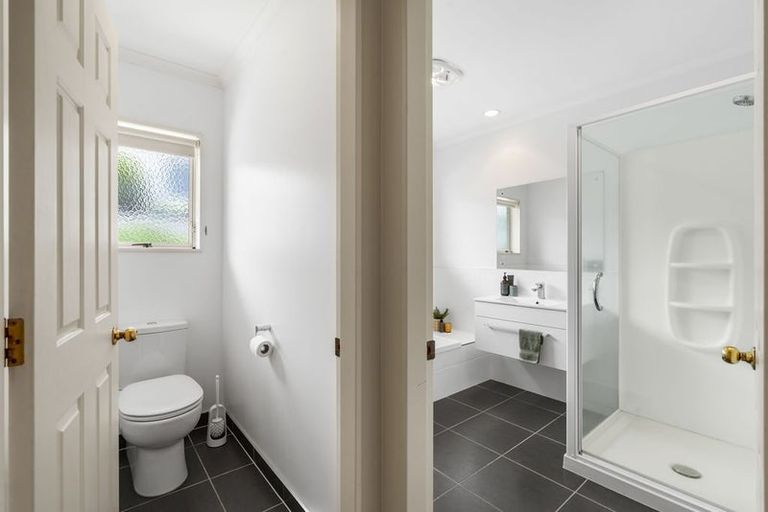 Photo of property in 27 Oteki Park Drive, Welcome Bay, Tauranga, 3112