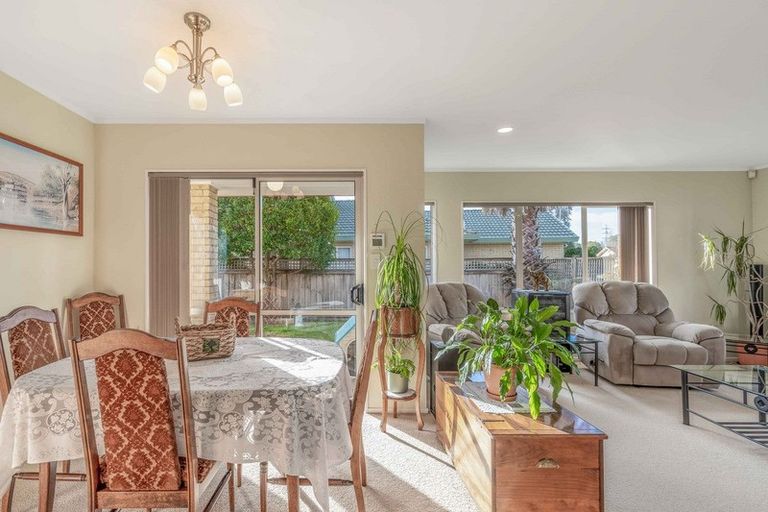 Photo of property in 42 Sheriff Place, Randwick Park, Auckland, 2105