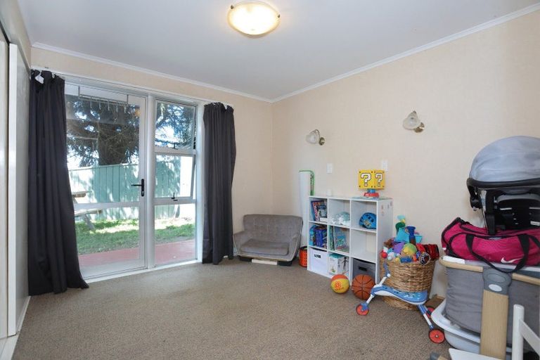 Photo of property in 16 Dalzien Place, Feilding, 4702