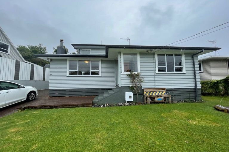 Photo of property in 74 Awanui Street, Merrilands, New Plymouth, 4312