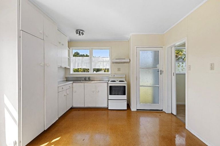 Photo of property in 29 Castleton Street, Birkdale, Auckland, 0626