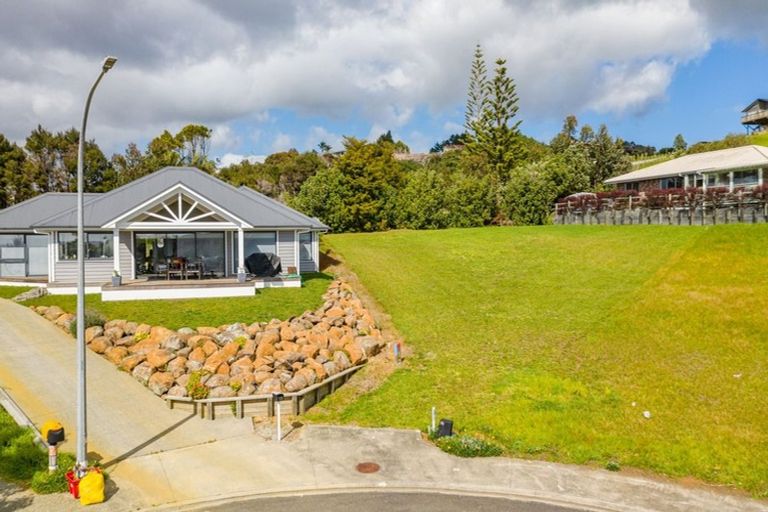 Photo of property in 11 Frangipani Street, Cable Bay, 0420