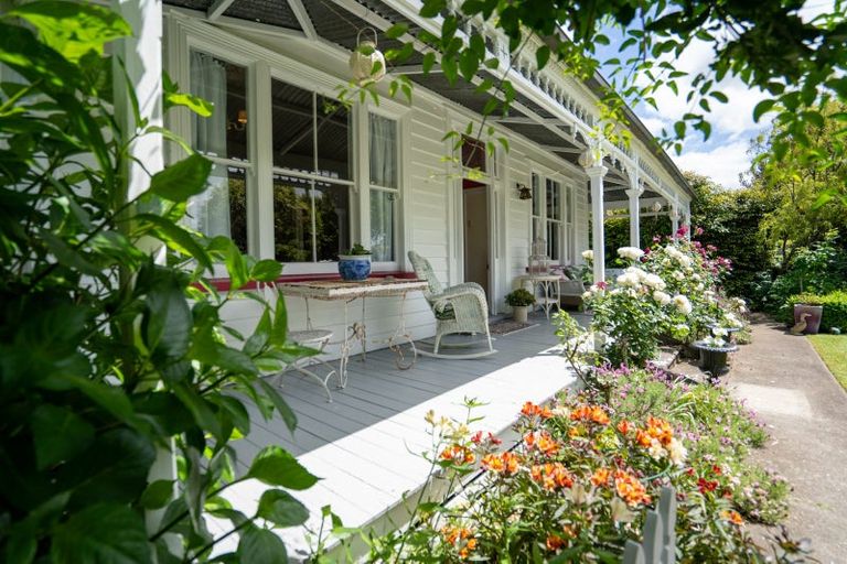 Photo of property in 147 Victoria Street, Cambridge, 3434