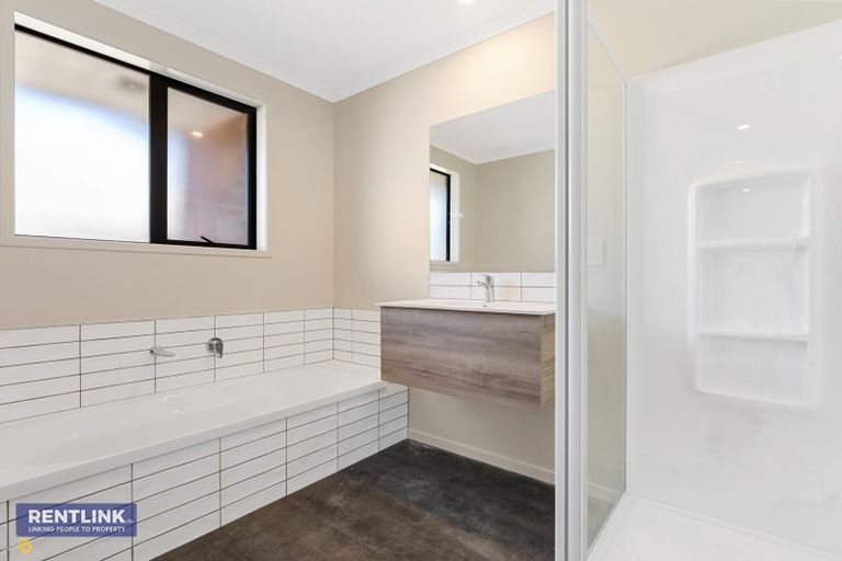 Photo of property in 88 Tabraham Crescent, Pyes Pa, Tauranga, 3112