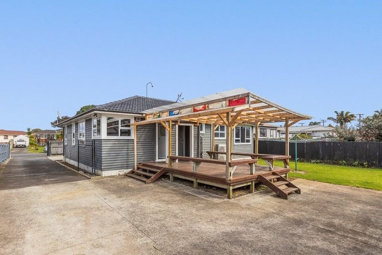 Photo of property in 29 Lavinia Crescent, Mangere East, Auckland, 2024