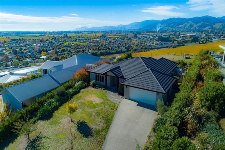 Photo of property in 21 Katania Heights, Brightwater, 7022