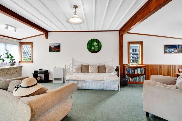 Photo of property in 210a Tukapa Street, Westown, New Plymouth, 4310