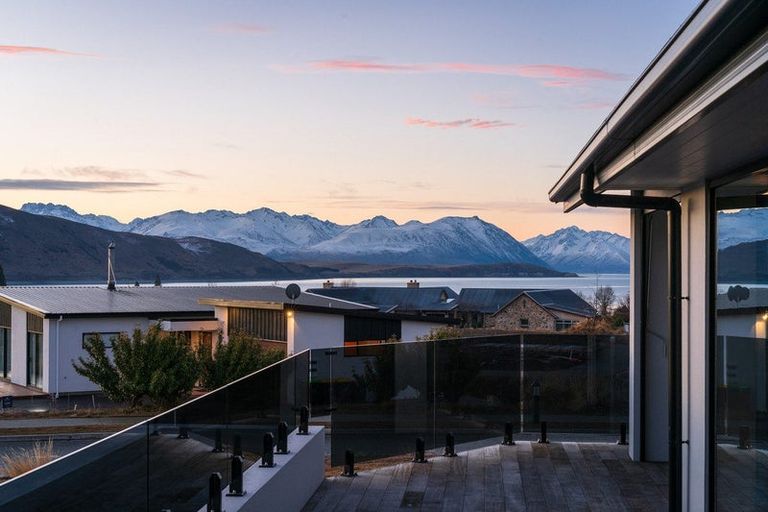 Photo of property in 17 Mistake Drive, Lake Tekapo, 7999