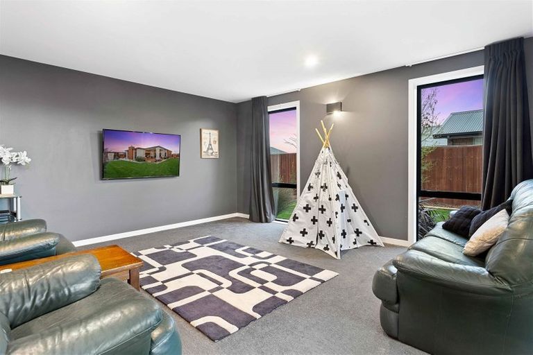 Photo of property in 21 Blair Place, Kaiapoi, 7630