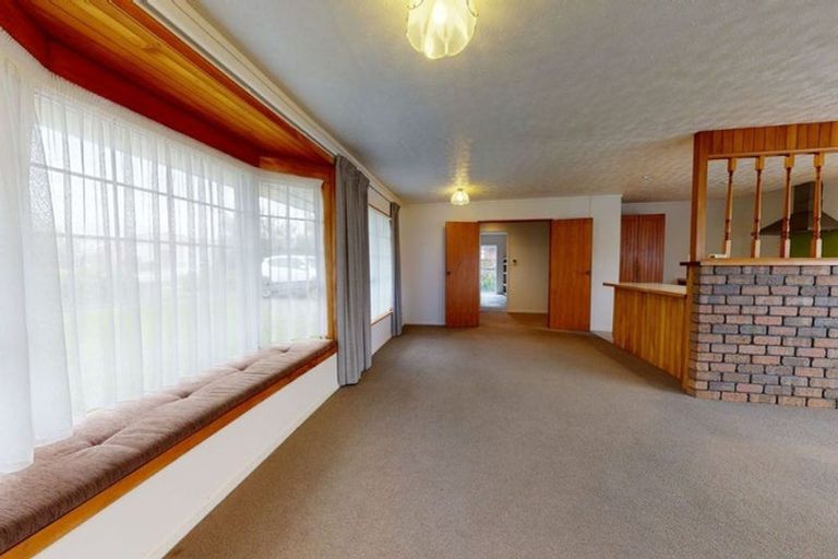 Photo of property in 142 Mazengarb Road, Paraparaumu, 5032