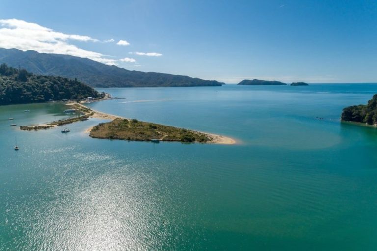 Photo of property in 26 Lady Barkly Grove, Kaiteriteri, Motueka, 7197