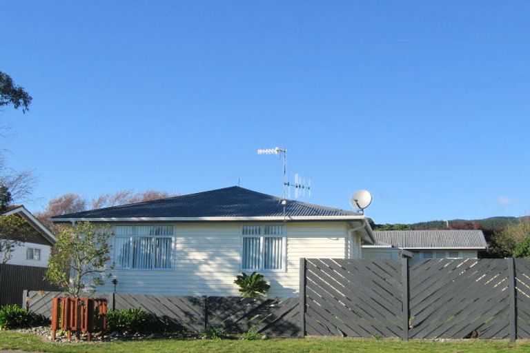 Photo of property in 17 Linwood Drive, Paraparaumu, 5032