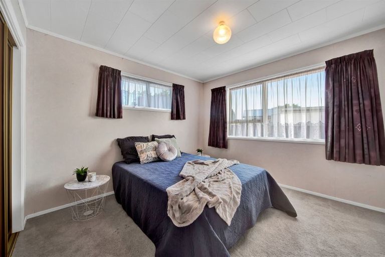 Photo of property in 12 Trimble Place, Bell Block, New Plymouth, 4312