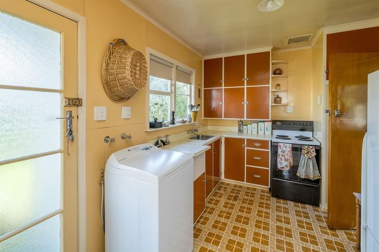 Photo of property in 11 Totara Street, Otaki, 5512