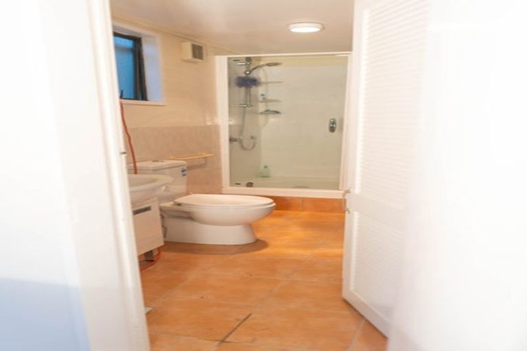 Photo of property in 22 Orion Place, Hillcrest, Auckland, 0627