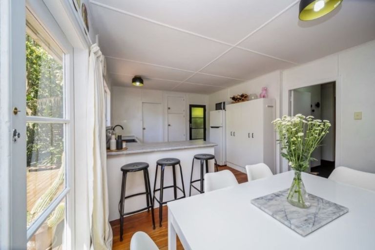 Photo of property in 117f Seaview Road, Westown, New Plymouth, 4310