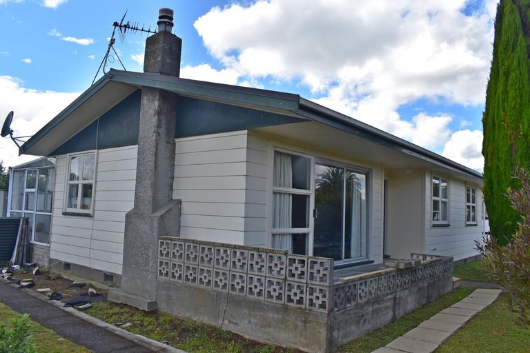 Photo of property in 12 Fisher Place, Carterton, 5713