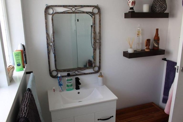 Photo of property in 9 Whaka Street, Maungaturoto, 0520