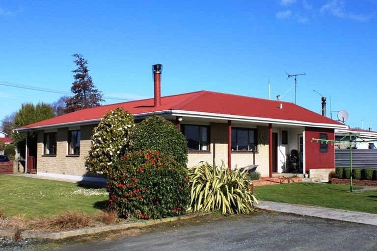 Photo of property in 46 Lanark Street, Balclutha, 9230