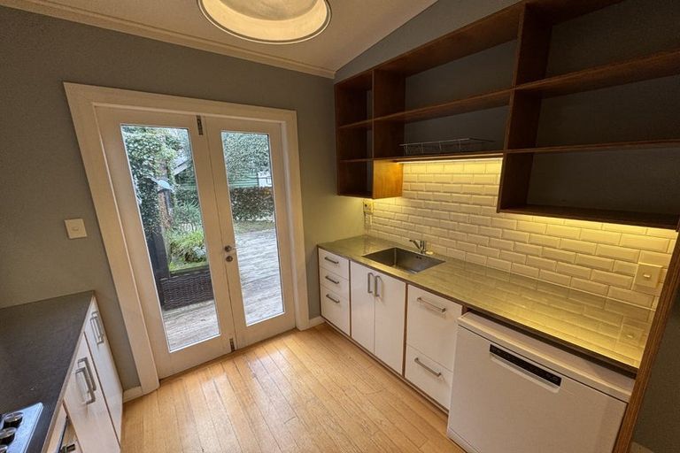 Photo of property in 29 Maida Vale Road, Roseneath, Wellington, 6011