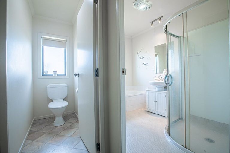 Photo of property in 15 Corsair Place, Melville, Hamilton, 3206