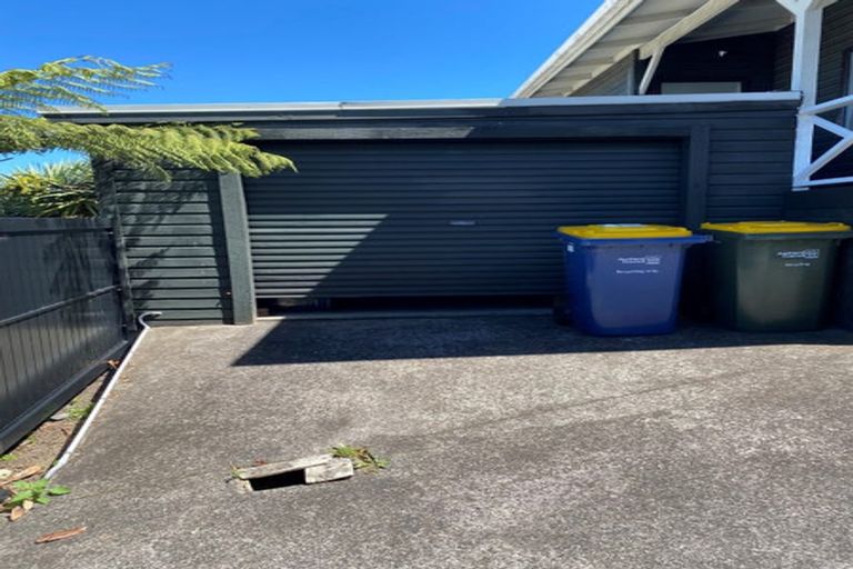 Photo of property in 2a Coniston Avenue, Te Atatu South, Auckland, 0610