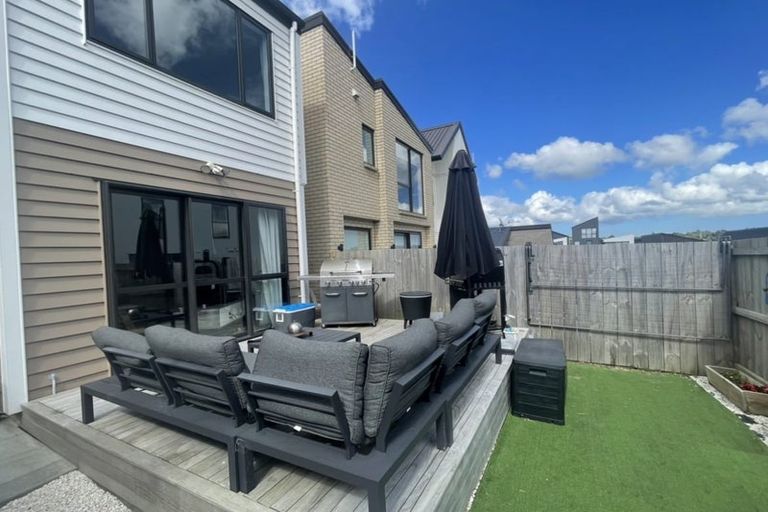 Photo of property in 14 Herekino Street, Westgate, Auckland, 0814