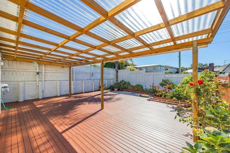 Photo of property in 6 Meadowvale Avenue, Forrest Hill, Auckland, 0620