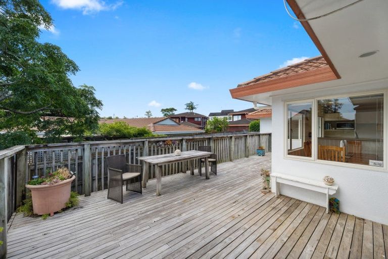 Photo of property in 2/138 Whitford Road, Somerville, Auckland, 2014