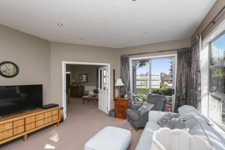 Photo of property in 247a Carrington Street, Vogeltown, New Plymouth, 4310