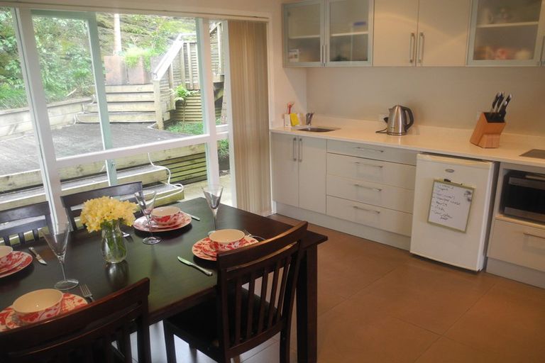 Photo of property in 36 Sylvan Park Avenue, Milford, Auckland, 0620