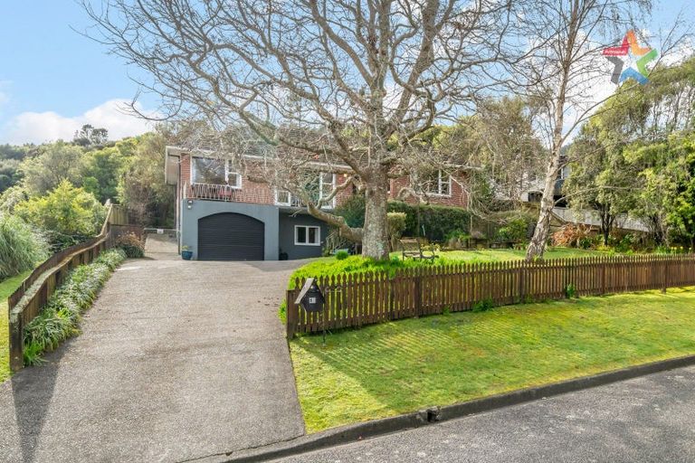 Photo of property in 81 Horoeka Street, Stokes Valley, Lower Hutt, 5019