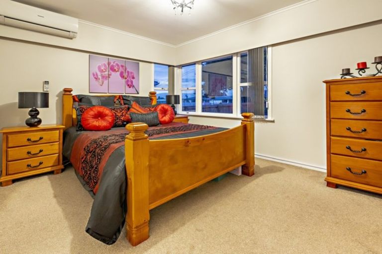 Photo of property in 142 Russell Road, Manurewa, Auckland, 2102