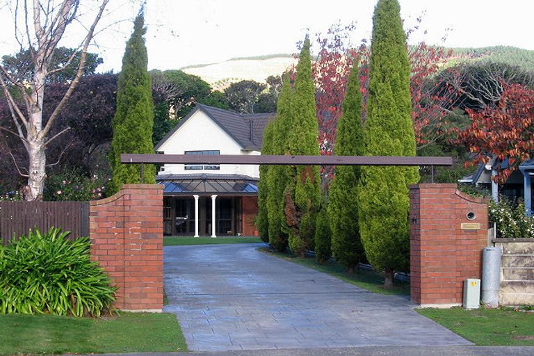 Photo of property in 10 Maple Lane, Waikanae, 5036