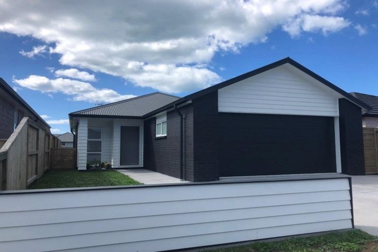 Photo of property in 12 Naeo Close, Papamoa Beach, Papamoa, 3118