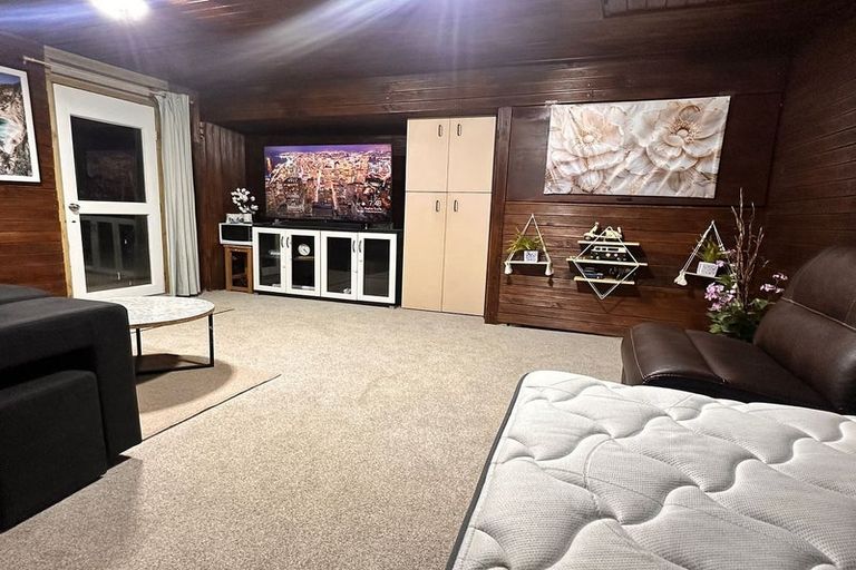 Photo of property in 1 Mcmanaway Grove, Stokes Valley, Lower Hutt, 5019